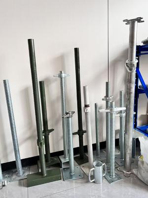 Vérin de base à vis creuse réglable en acier robuste pour échafaudage et construction