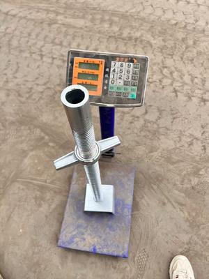 Vérin de base à vis creuse réglable en acier robuste pour échafaudage et construction